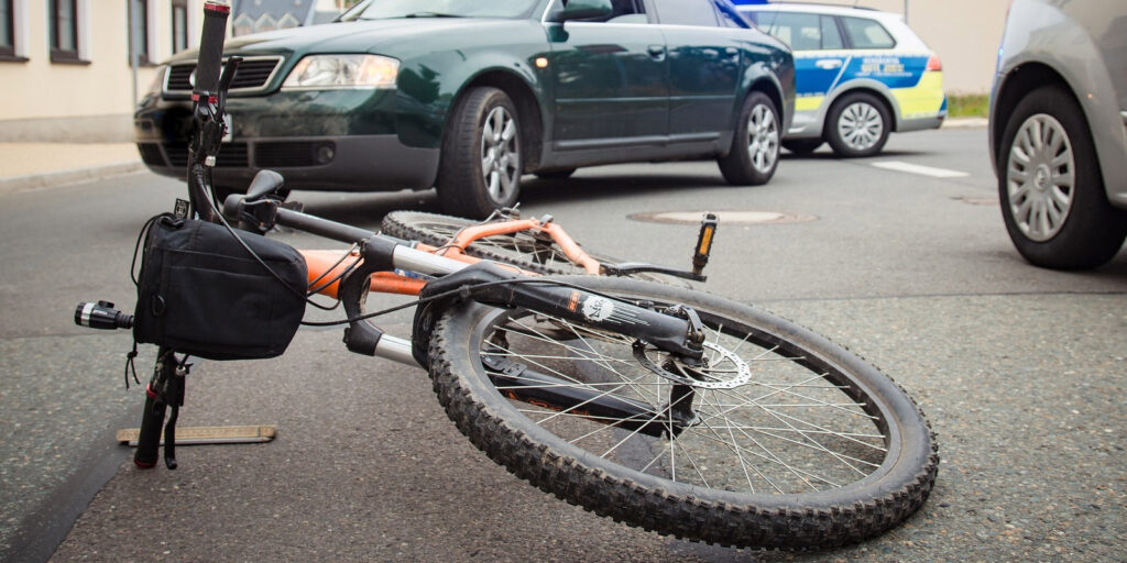 Accidente de tráfico con bicicleta en hamilton